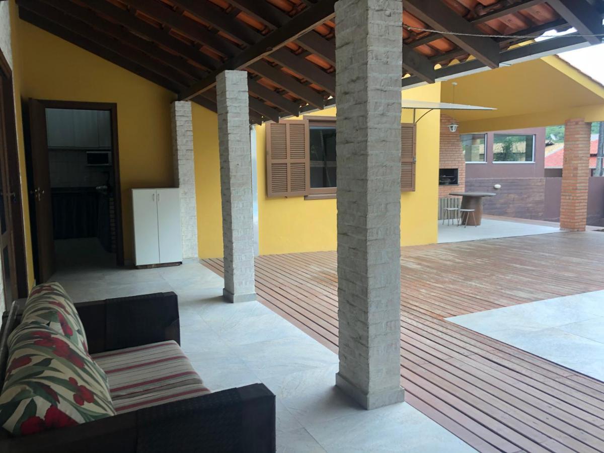 Linda Casa Com Piscina Em Bombinhas, Espaco Inteiro Εξωτερικό φωτογραφία