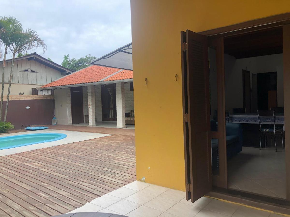 Linda Casa Com Piscina Em Bombinhas, Espaco Inteiro Εξωτερικό φωτογραφία
